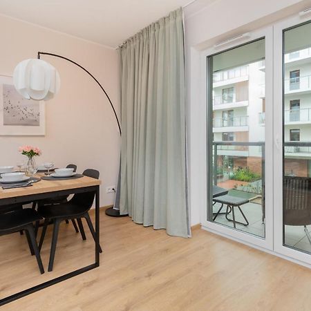 Bright & Stylish Apartment With Balcony 1,5 Km To Gdansk Main City By Noclegi Renters Bagian luar foto